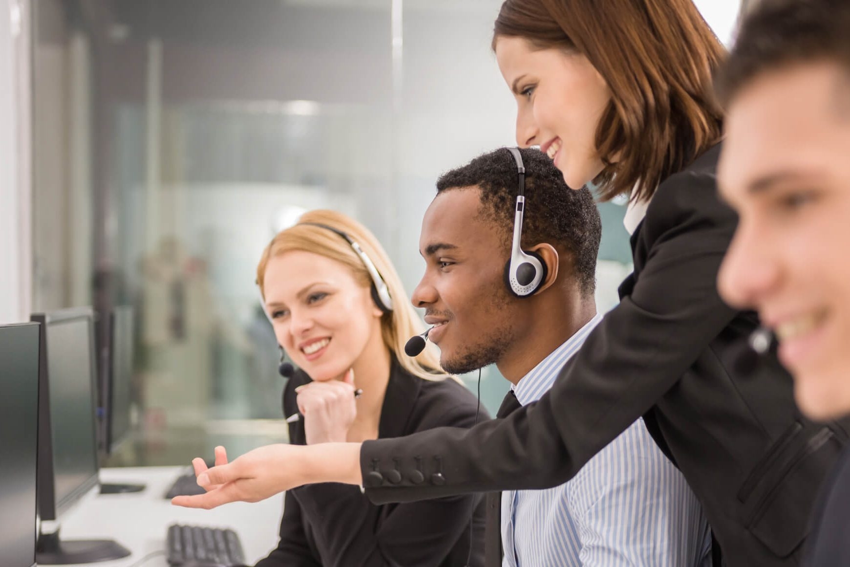 5 Ways to Empower Agents and Transform Contact Center Performance